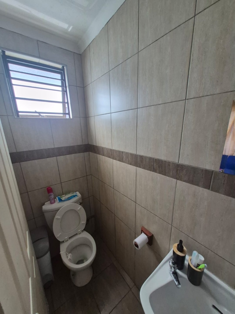 19 Bedroom Property for Sale in Quigney Eastern Cape